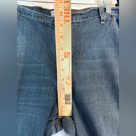 Levi Strauss Signature Bootcut Jeans Women’s 24W Short Blue Denim - Picture 9 of 11